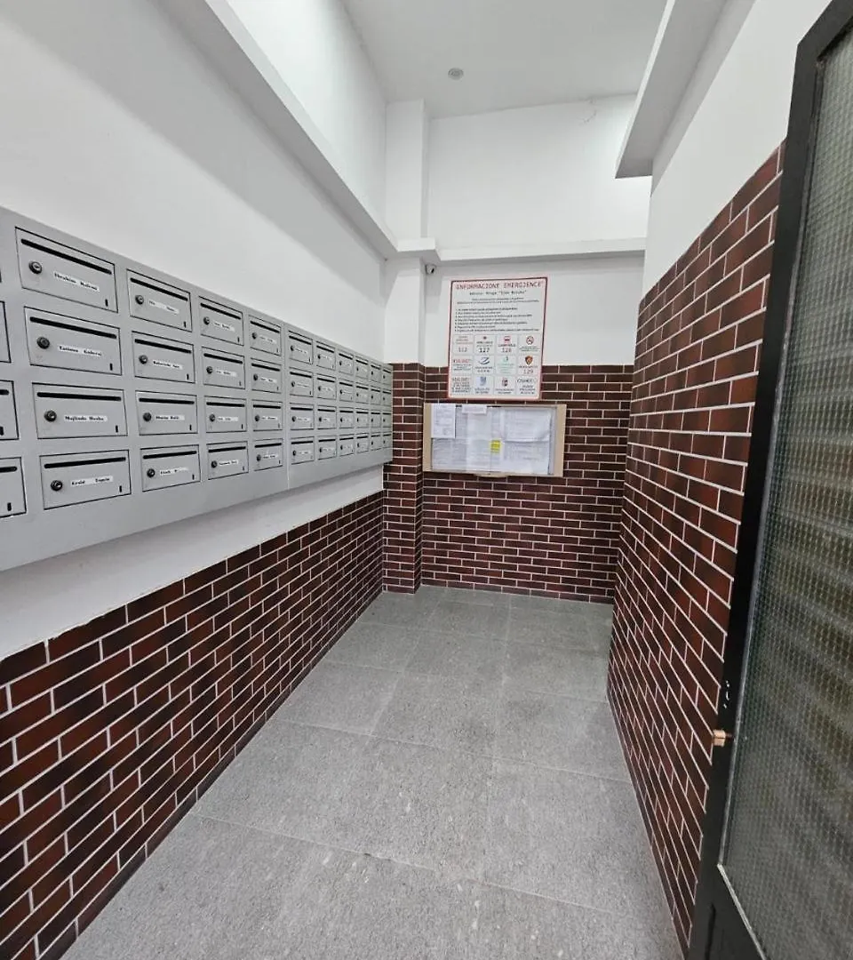 Cozy Apartment Near New Bazaar & Free Parking Tirana 0*,
