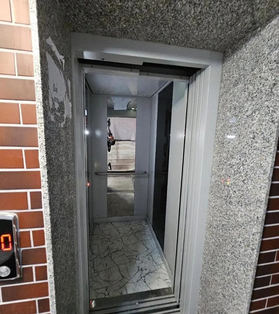 Cozy Apartment Near New Bazaar & Free Parking Tirana