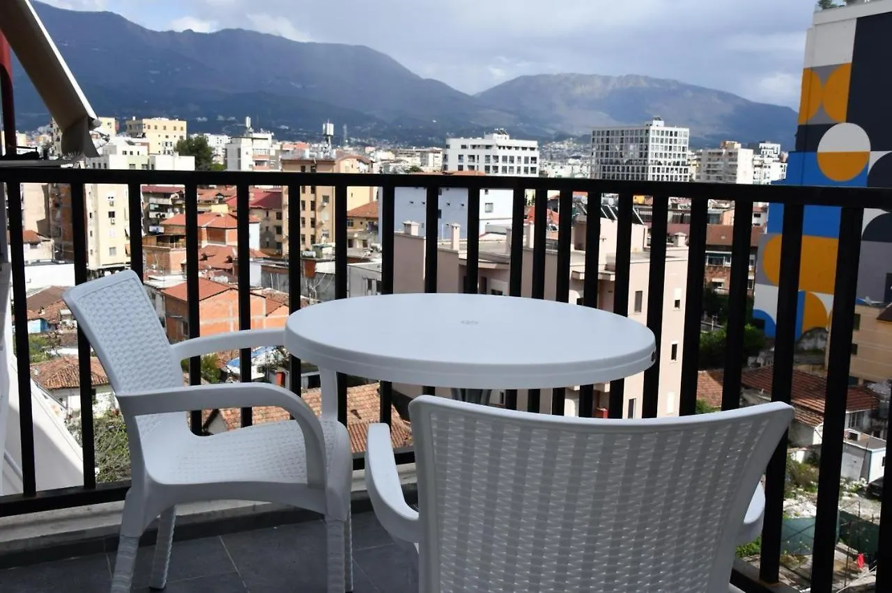 Cozy Apartment Near New Bazaar & Free Parking Tirana