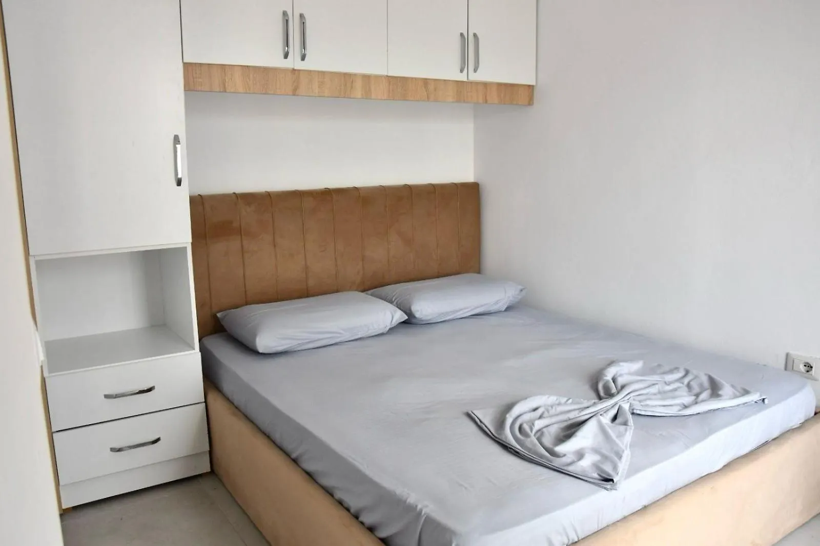Cozy Apartment Near New Bazaar & Free Parking Tirana